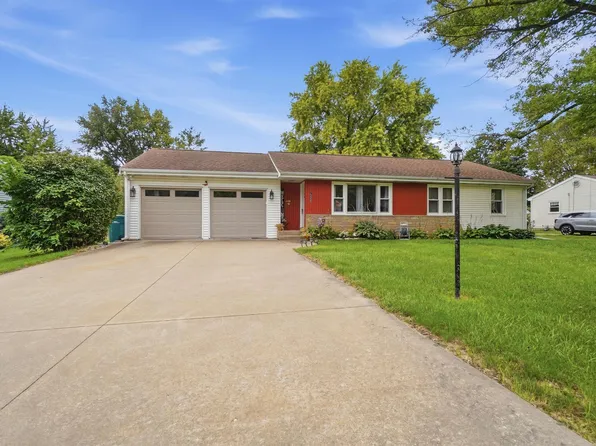 1322 E Valley Shore Dr, Peoria, IL 61615