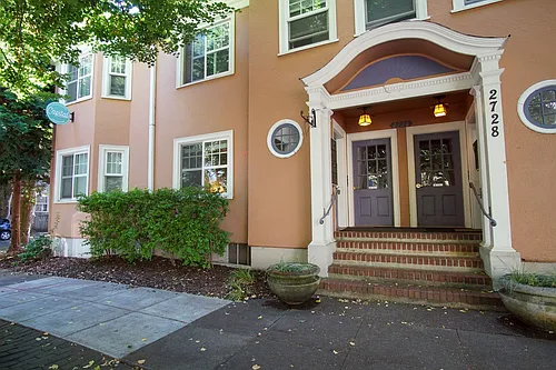 2728 SE Main St #9 Photo 1