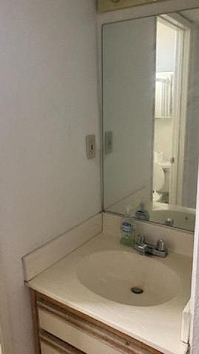 Bathroom sink