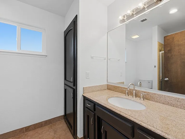 1684 E Walnut Ave — Photo 12