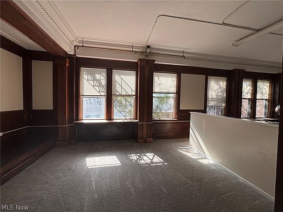 2nd image of 5644 Broadway Ave #203