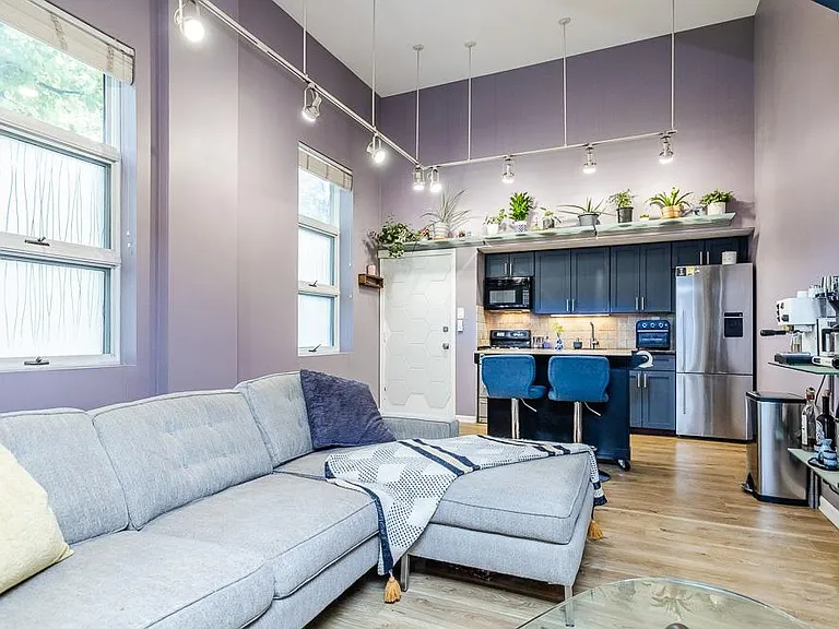 1037 W Dickens Ave — Photo 26