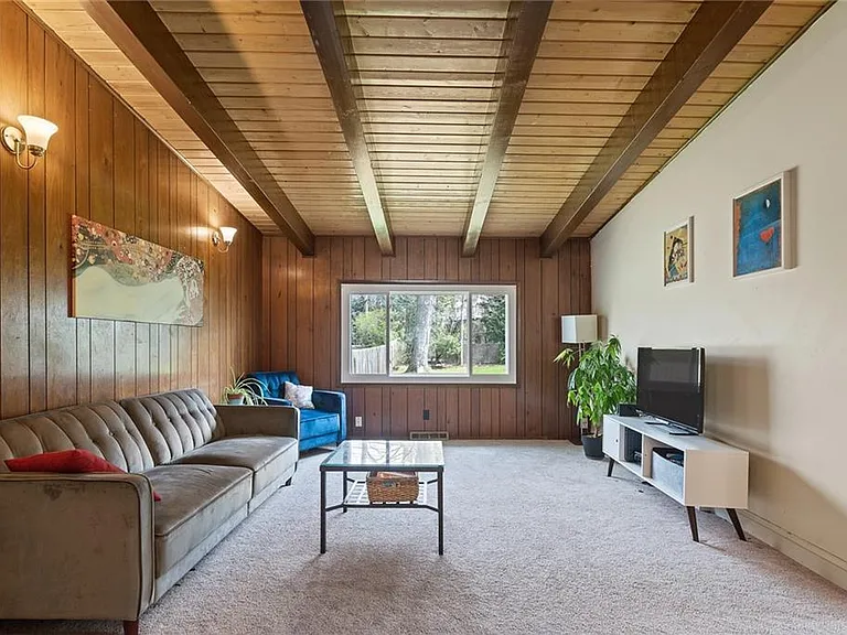 23400 E Silsby Rd — Photo 10