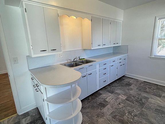 4th image of 80 Boyd St #78