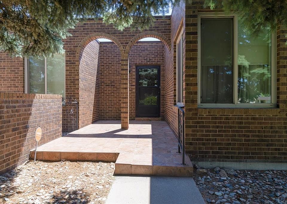 1st image of 26 Villa Dr