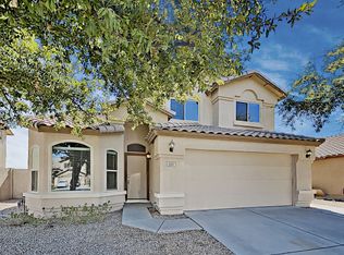 2211 S Peppertree Ct, Gilbert, AZ 85295