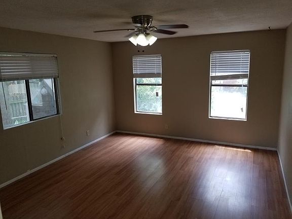 3rd image of 1011 Chesapeake Dr #B