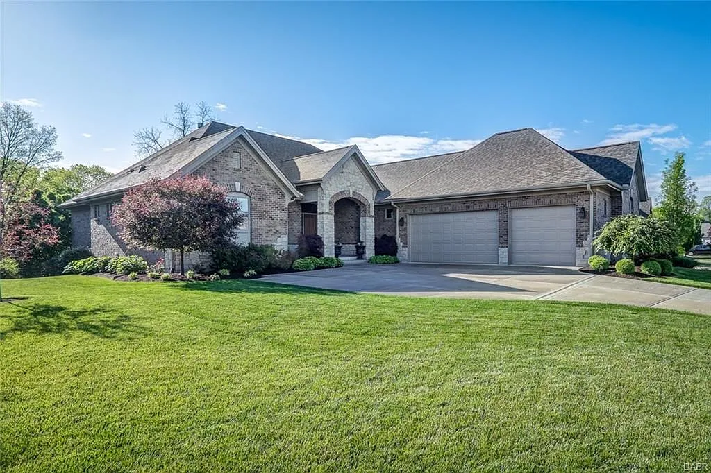 1436 Champions Way photo 1