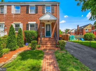 2609 S Four Mile Run Dr, Arlington, VA 22206