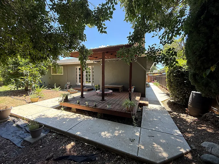 1203 Colby Dr — Photo 13