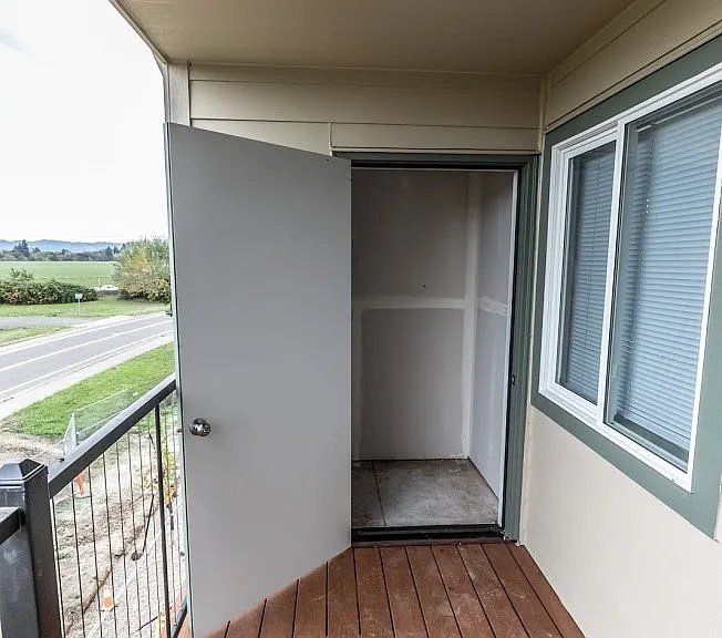 Evergreen Valley Apartments — Photo 33