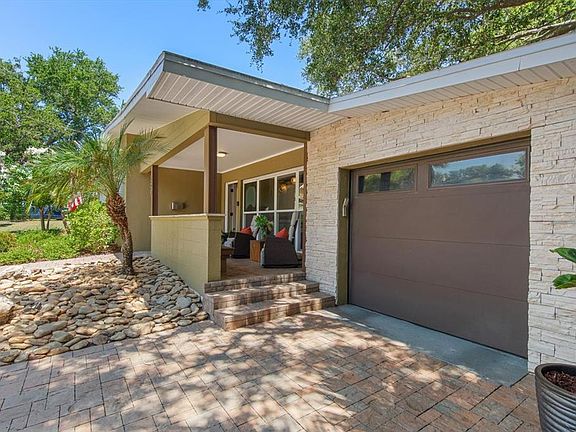 3rd image of 308 Barbara Cir