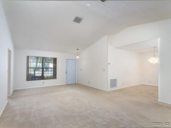 4th image of 11015 Cypress Run Cir