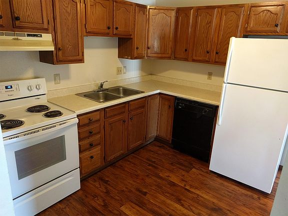 2nd image of 402 Village Dr APT 204