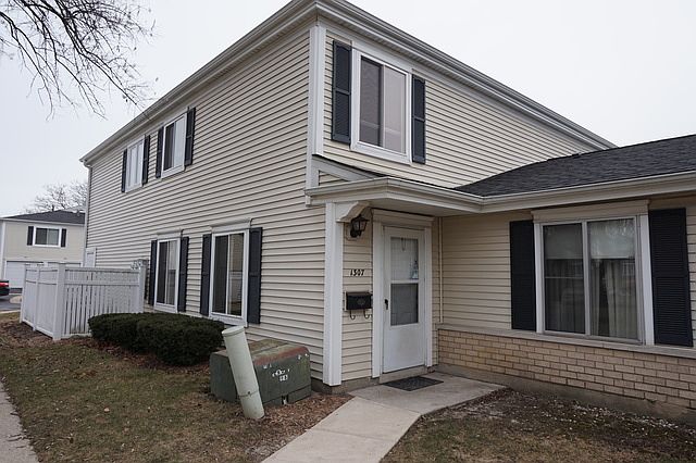1st image of 1307 Cove Dr #210-B