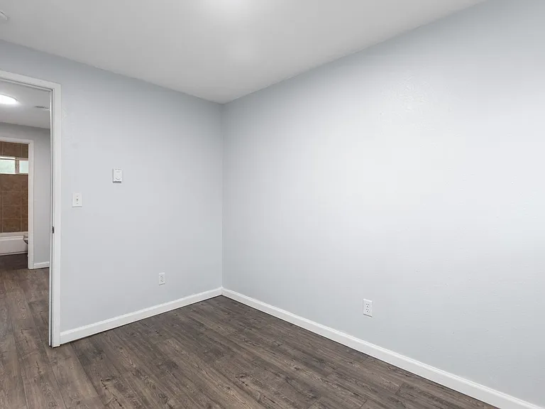 6118 Kenwood Dr — Photo 28