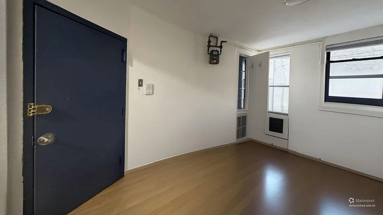 21 Essex Street — Photo 3