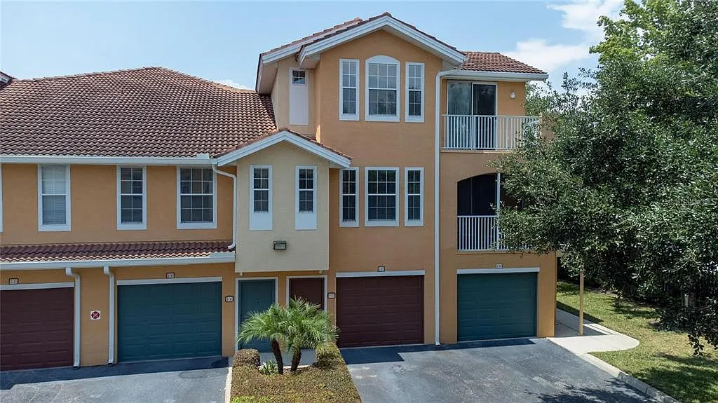 3 bed, 3.5 bath, 1512 sqft, $2,499 — Photo 1