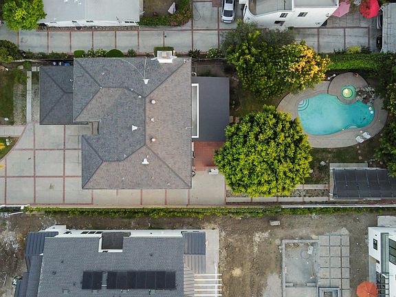 3rd image of 4465 Mammoth Ave