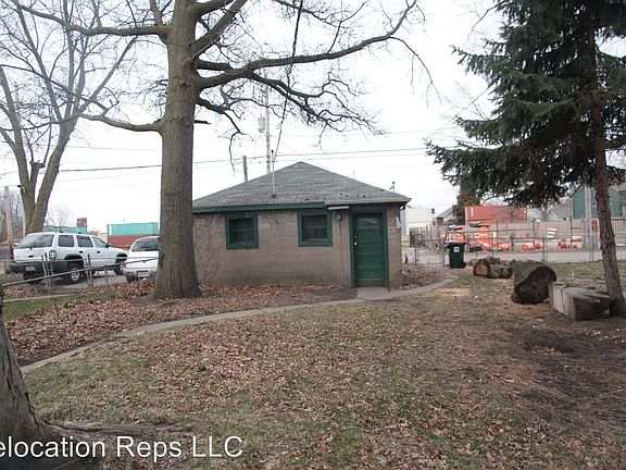 5th image of 1117 W 6th St