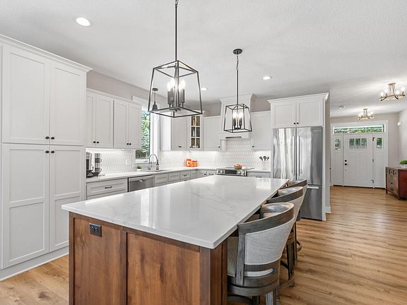 3rd image of 21162 Keibler Ct