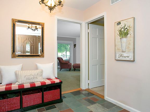 3rd image of 45 Sammis Ln