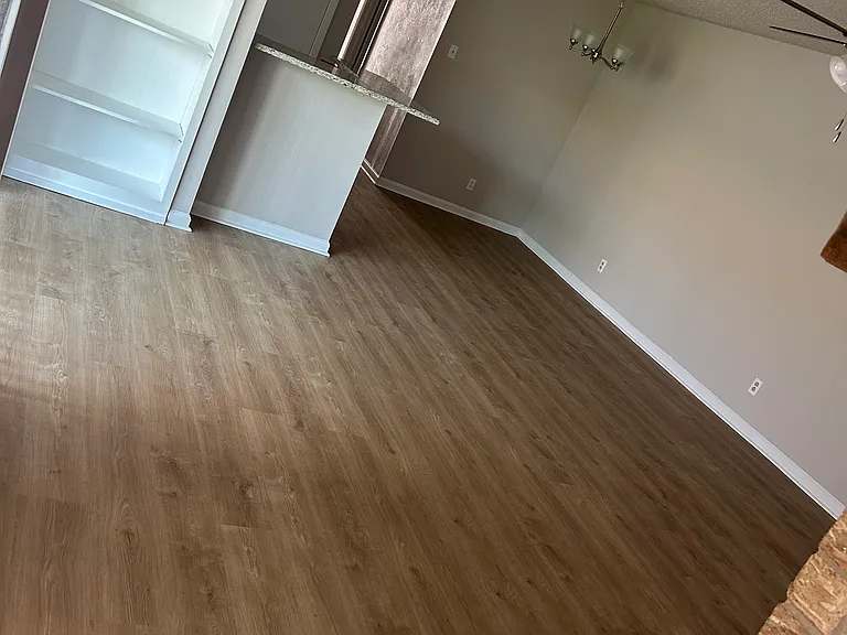 1208 Wales Dr — Photo 3