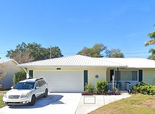 9100 Briarwood Dr, Seminole, FL 33772