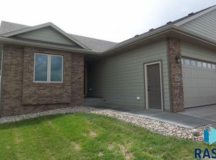 5447 Salvation Pl, Sioux Falls, SD 57108