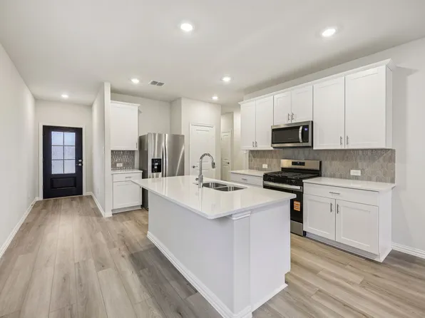 2113 Rannoch St, Sherman, TX 75092