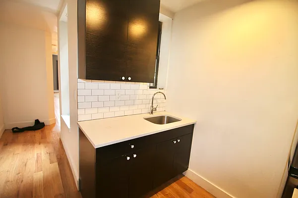 Rented by Delmark Realty LLC | media 21