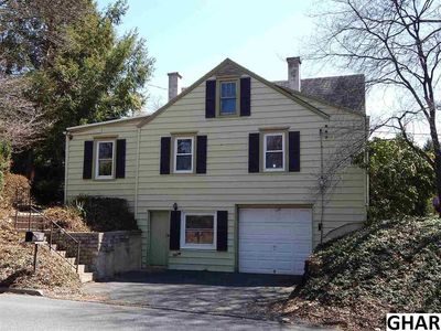 614 Wood St, Harrisburg, PA, 17109