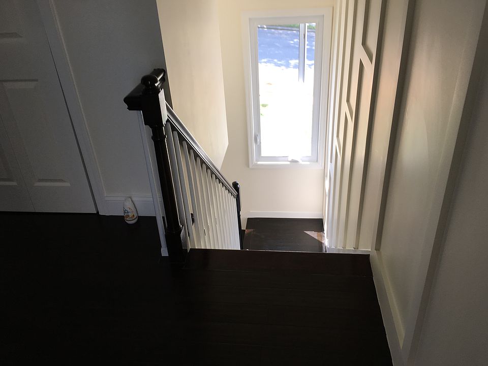 1st image of 70 Abbey Pl