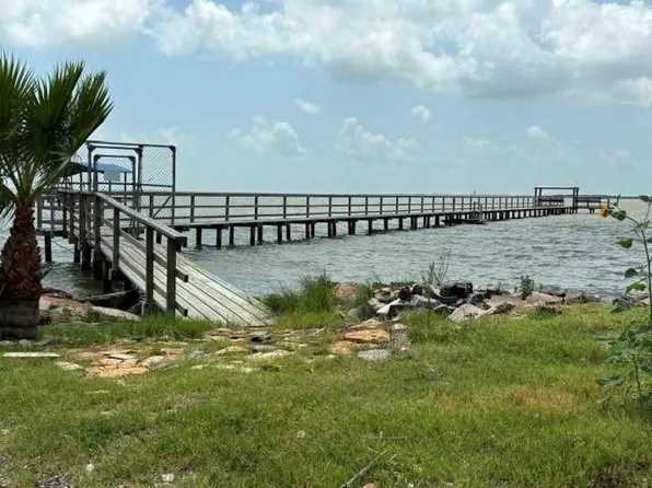 2406 Avenue P, San Leon, TX 77539