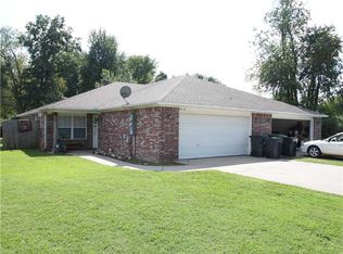 808 Greenfield St, Rogers, AR 72756