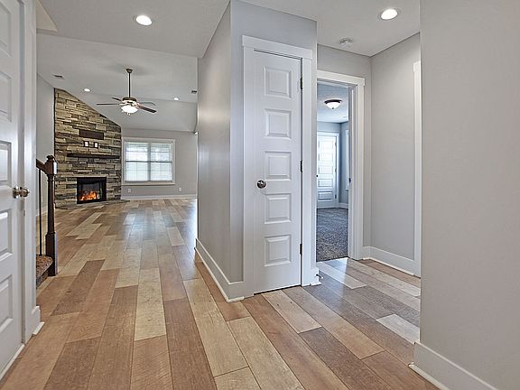 2nd image of 184 Sambar Dr