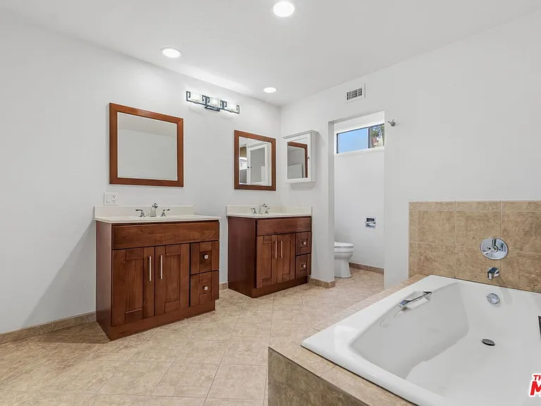 17265 Avenida De La Herradura — Photo 26