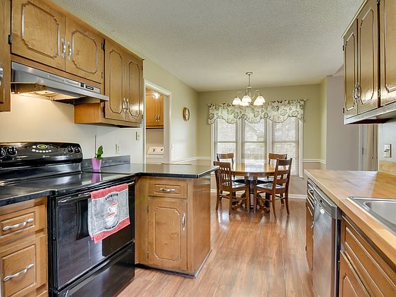 4th image of 201 Robinwood Dr