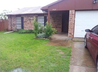 7464 Sandhurst Ln S, North Richland Hills, TX 76182
