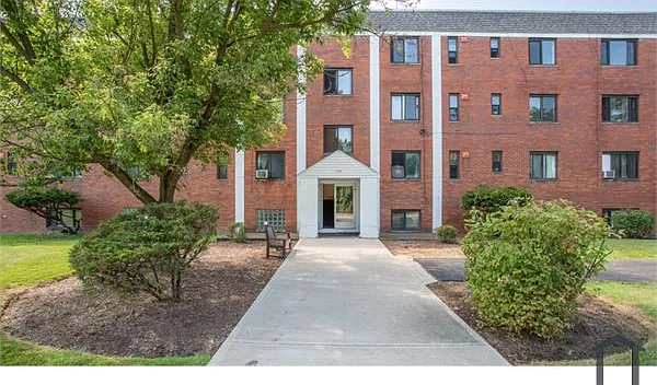 2 bed, 845 sqft, $920 — Photo 3