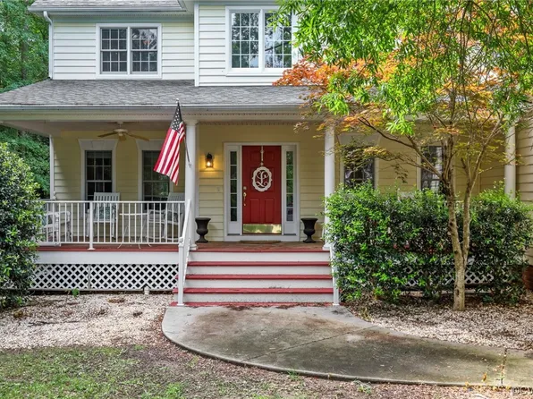 863 Club Ridge Ct, Chester, VA 23836