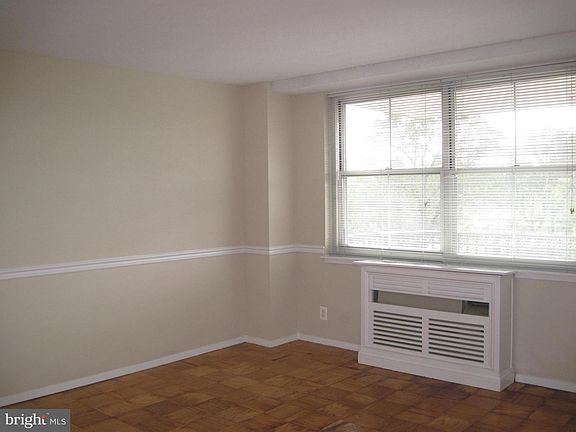 4th image of 2030 N Adams St APT 1008