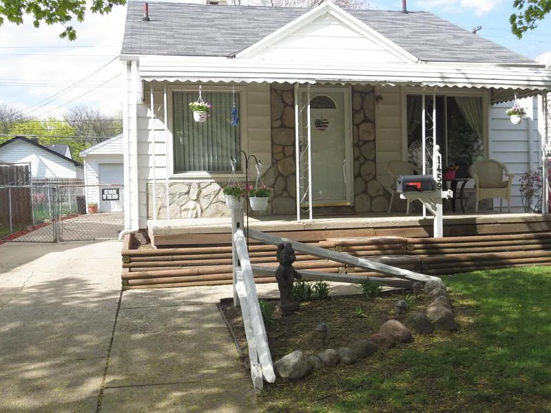 1459 E Hayes Ave photo 1