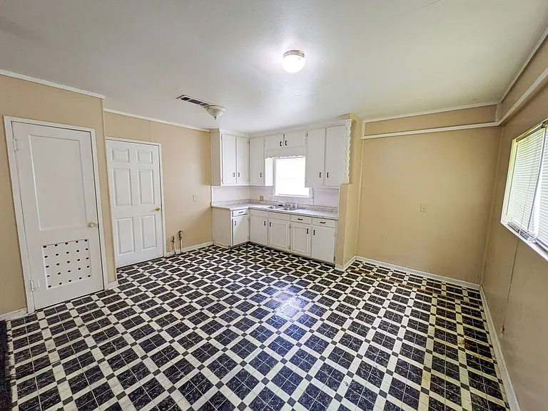 3350 Cherry Dr — Photo 5