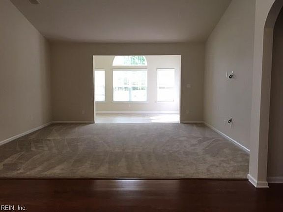 2nd image of 206 Christopher Ln