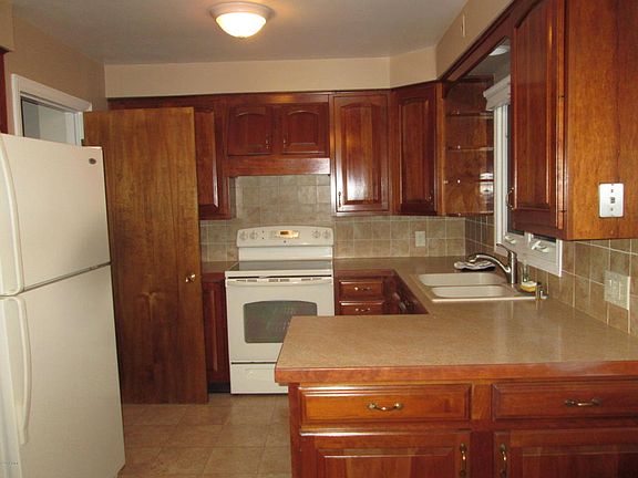 3rd image of 1931 Fruitwood Dr NW