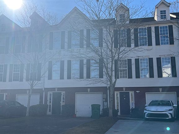 2nd image of 5693 Strathmoor Manor Cir