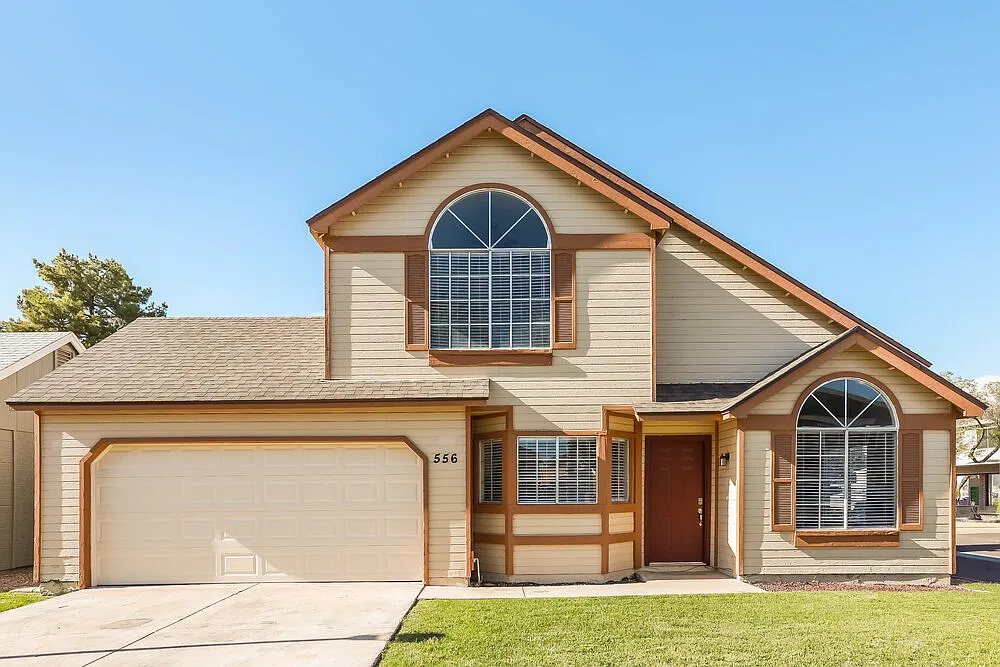 3 bed, 2.0 bath, 1243 sqft, $2,145 — Photo 1