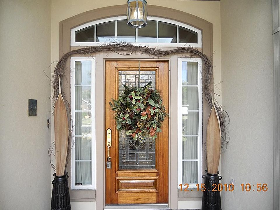 2nd image of 12811 Rochester Ct