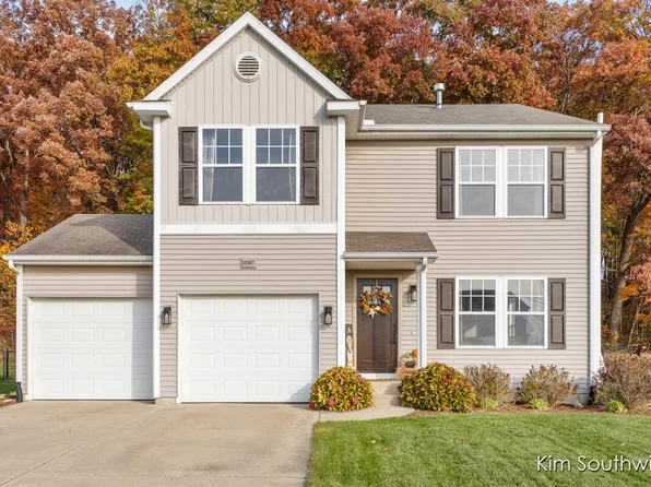 11367 Trent St SE, Lowell, MI 49331